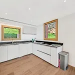 Villa Rose In The Center Of By Guestlee Montreux