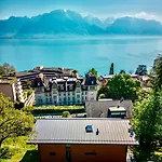 Villa Rose In The Center Of By Guestlee *