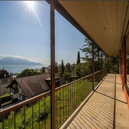 Villa Rose In The Center Of By Guestlee