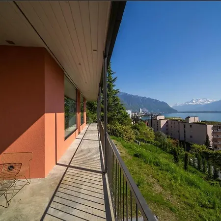 Rose In The Center Of By Guestlee Montreux