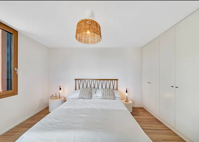 Rose In The Center Of By Guestlee Montreux