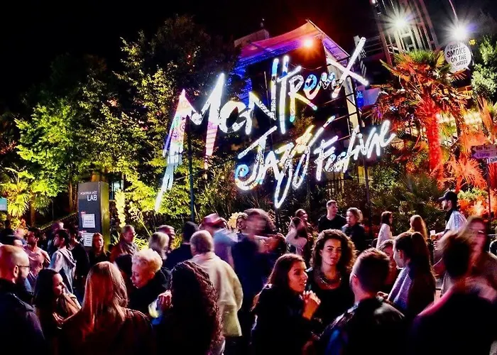 Rose In The Center Of By Guestlee Villa