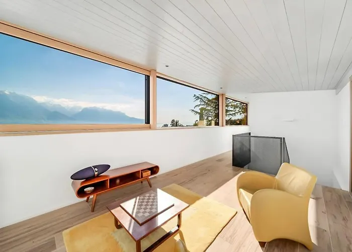 Rose In The Center Of By Guestlee Villa *