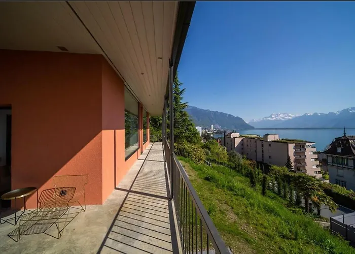 Rose In The Center Of By Guestlee Montreux