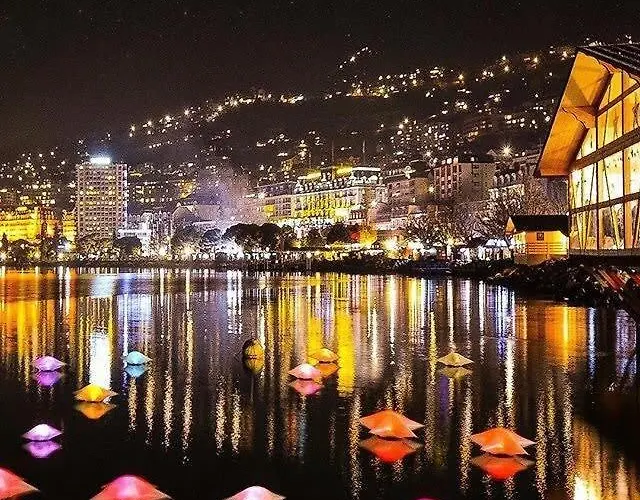 Rose In The Center Of By Guestlee Villa