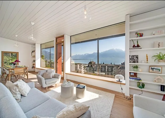 Rose In The Center Of By Guestlee Villa *