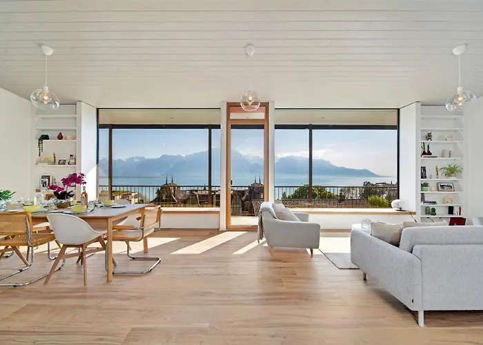 Villa Rose In The Center Of By Guestlee *