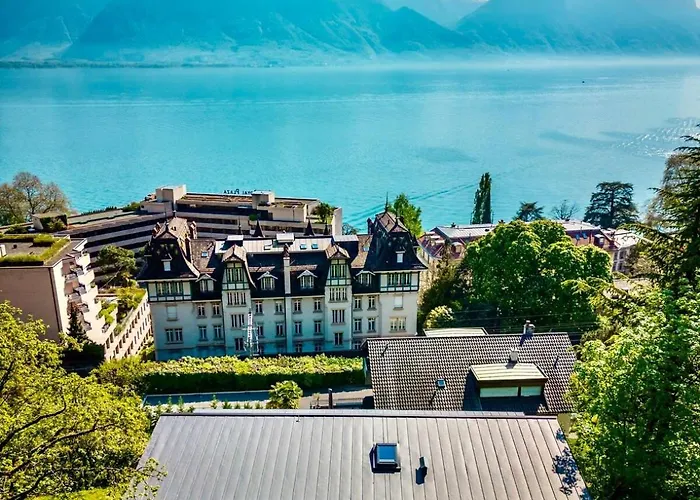 Villa Rose In The Center Of By Guestlee *