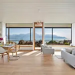 Villa Rose In The Center Of By Guestlee *