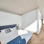 Villa Rose In The Center Of By Guestlee *
