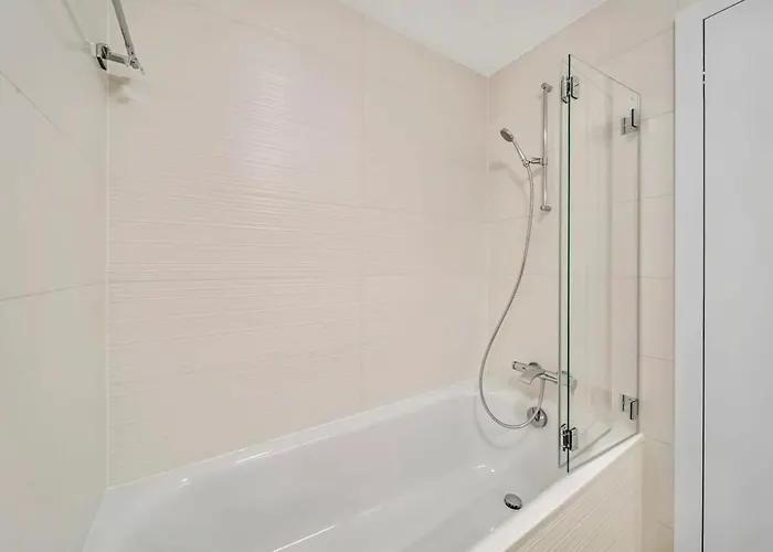 Rose In The Center Of By Guestlee *