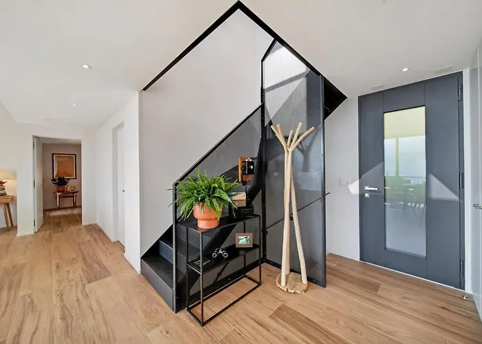 Villa Rose In The Center Of By Guestlee